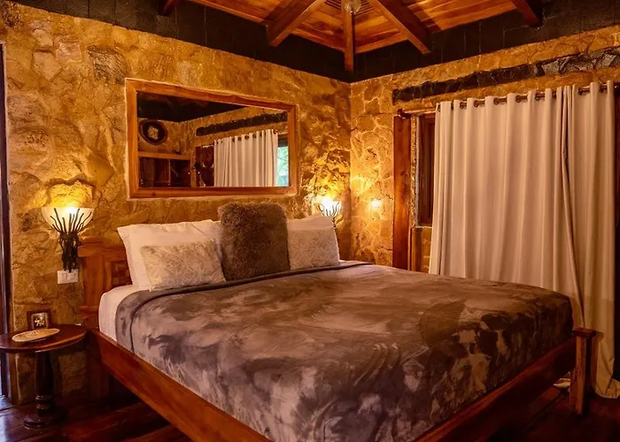 Ocho Artisan Hotel Tamarindo
