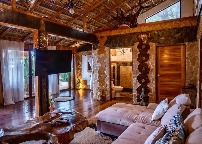 Ocho Artisan Hotel Tamarindo