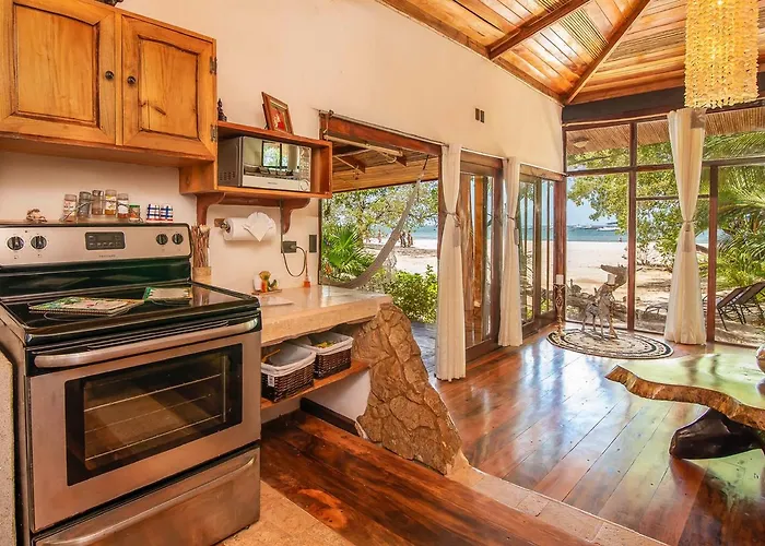 Ocho Artisan Hotel Tamarindo